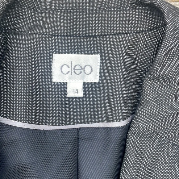 Cleo 2 piece Skirt Set Made In Canada - Picture 2 of 11